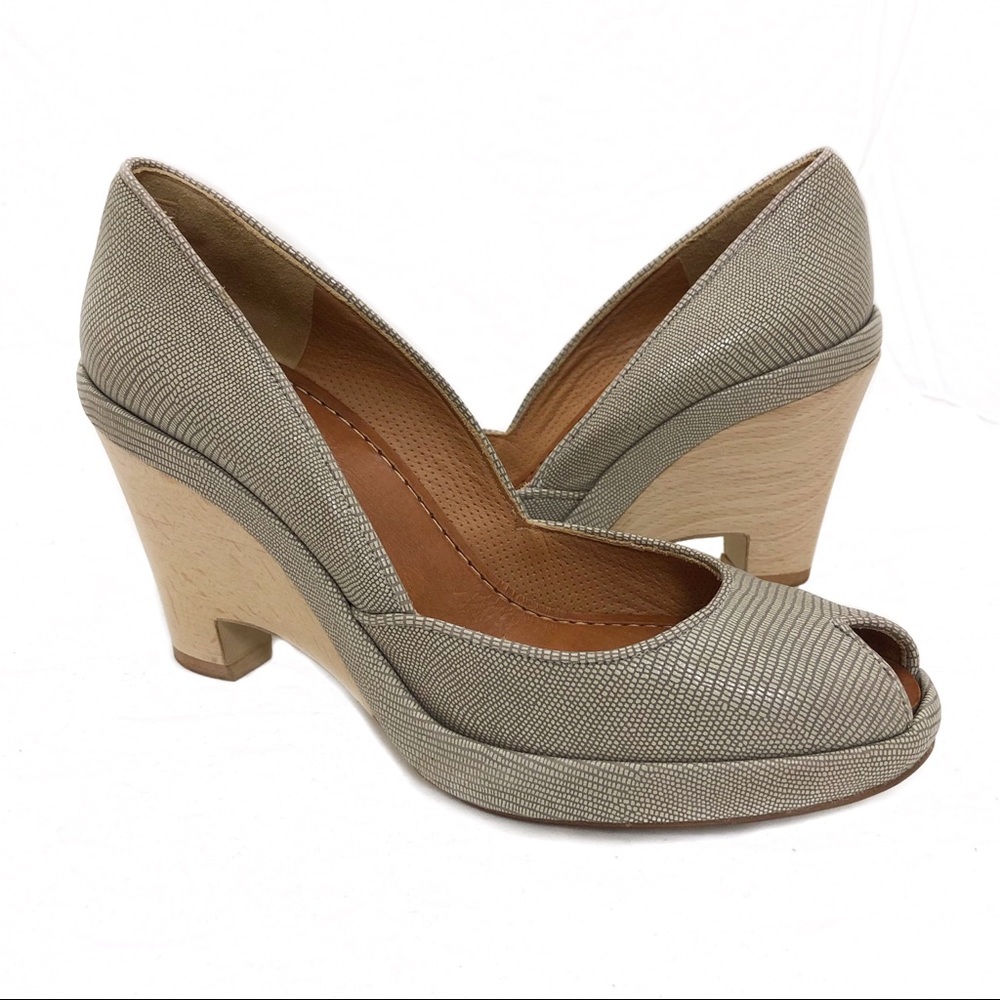 Anthropologie Maloles Taupe Peep Toe Woode